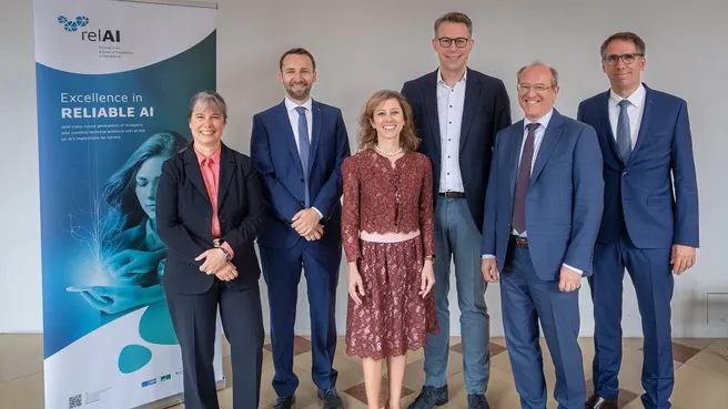 Eröffnungsfeier der Konrad Zuse School relAI mit Wissenschaftsminister Markus Blume